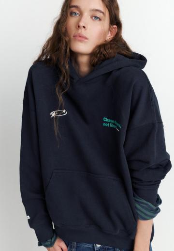 Пуловер с капюшоном