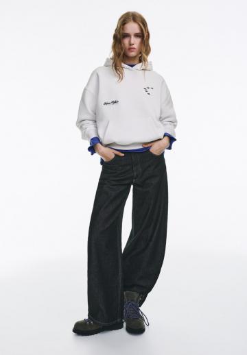 Пуловер с капюшоном