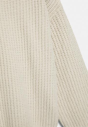 Пуловер с капюшоном