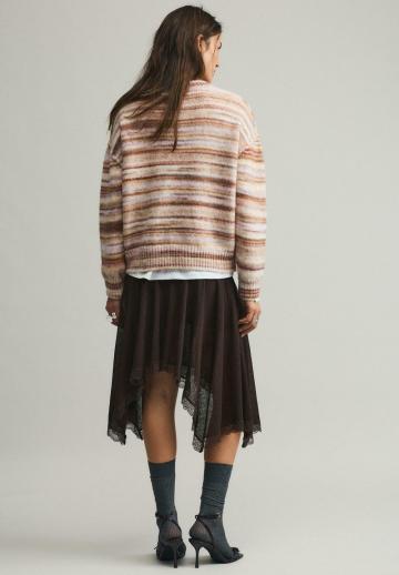 Пуловер в полоску