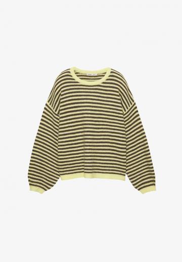 Пуловер в полоску