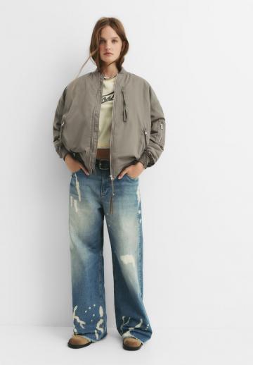 Куртка с накладнымит карманами