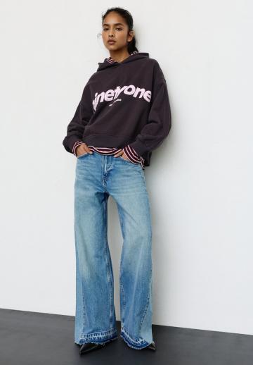 Пуловер с капюшоном