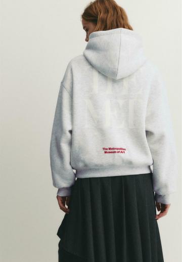 Пуловер с капюшоном