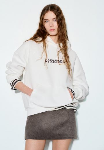 Пуловер с капюшоном