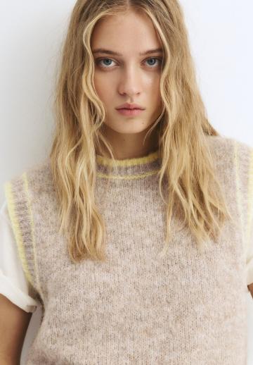 Пуловер без рукавов