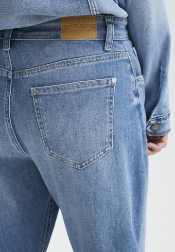 Свободные джинсы