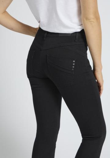 Узкие джинсы