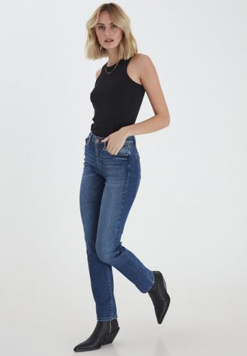 Узкие джинсы
