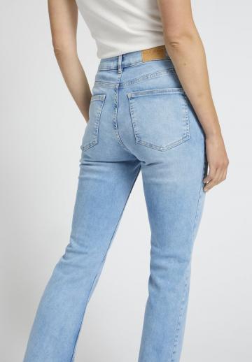 Клешеные брюки