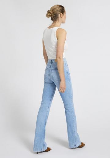 Клешеные брюки