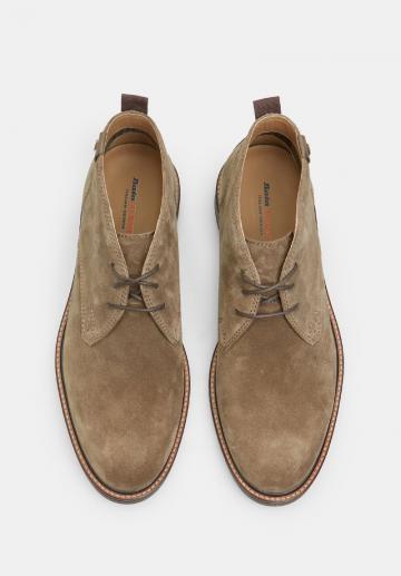 Ботинки на шнуровке