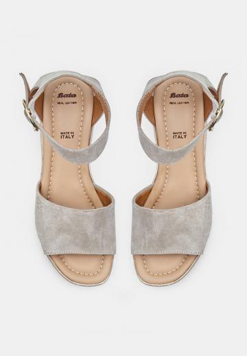 Босоножки на танкетке