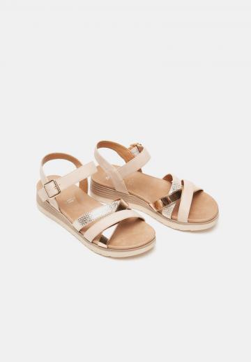 Босоножки на танкетке