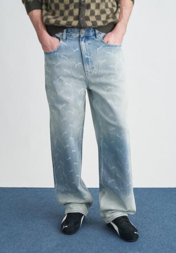 Прямые джинсы