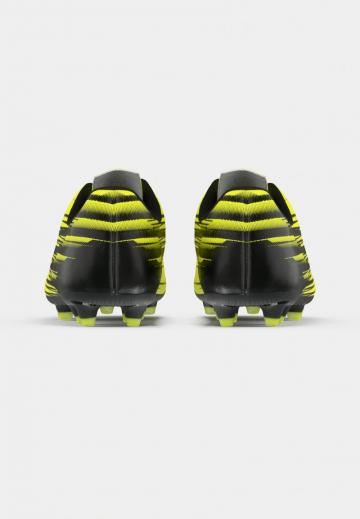 Футбольные бутсы