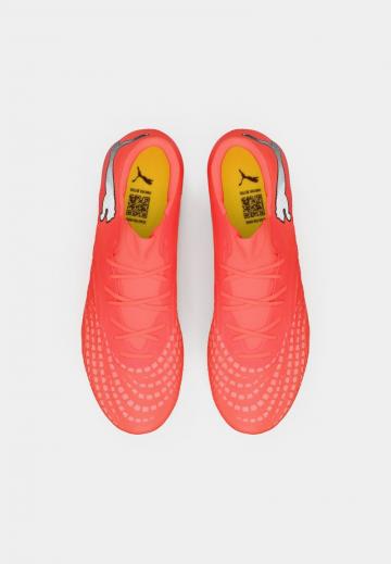 Футбольные бутсы