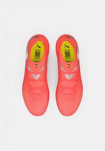 Футбольные бутсы