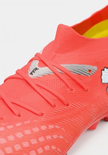 Футбольные бутсы