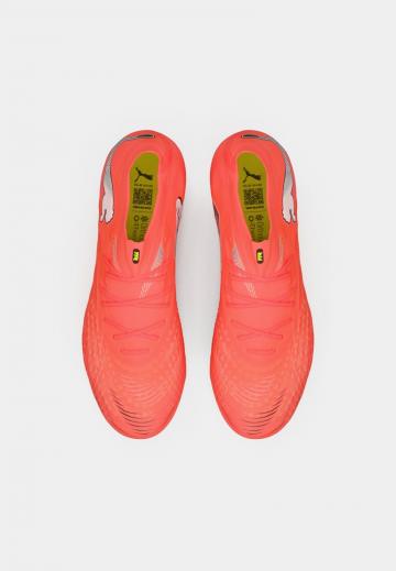 Футбольные бутсы