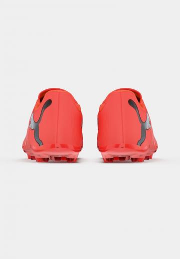 Футбольные бутсы