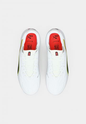 Футбольные бутсы