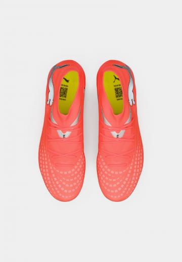 Футбольные бутсы