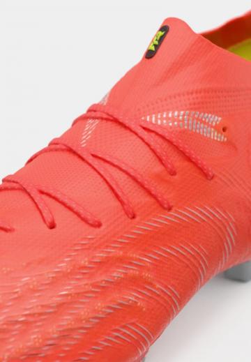 Футбольные бутсы