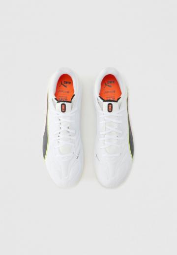 Футбольные бутсы