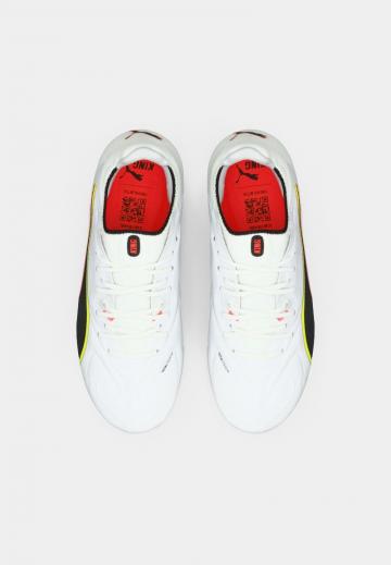 Футбольные бутсы