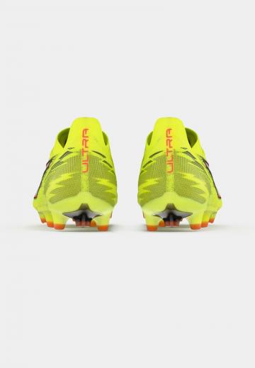 Футбольные бутсы