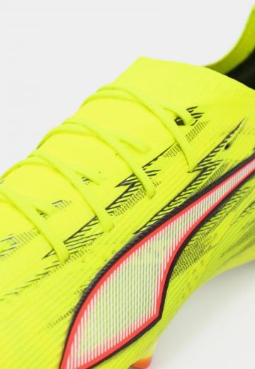 Футбольные бутсы