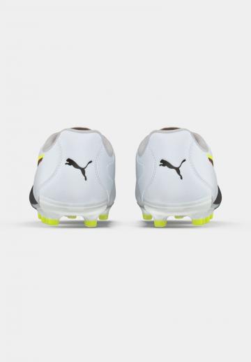 Футбольные бутсы