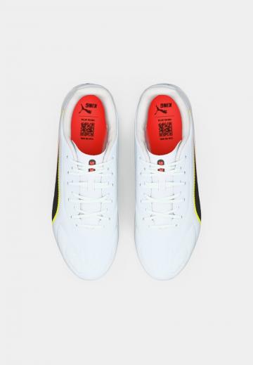 Футбольные бутсы