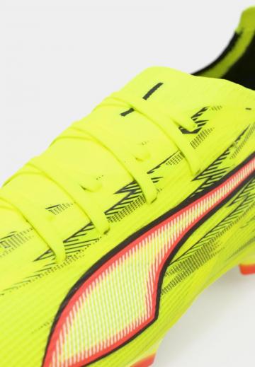 Футбольные бутсы