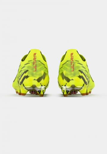 Футбольные бутсы