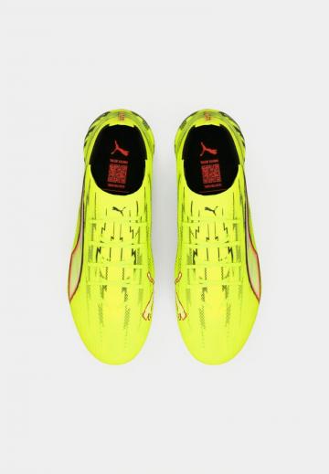 Футбольные бутсы