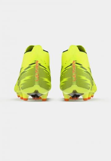 Футбольные бутсы