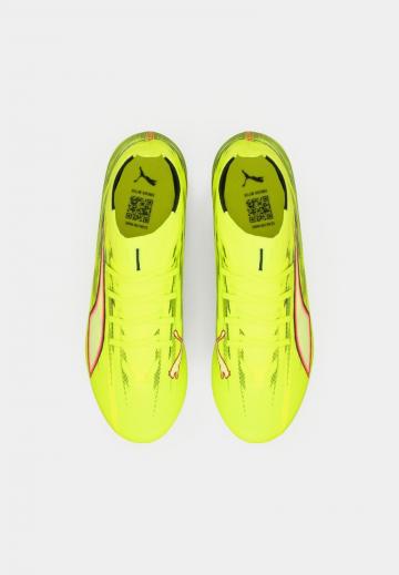 Футбольные бутсы