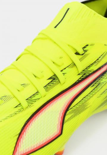 Футбольные бутсы