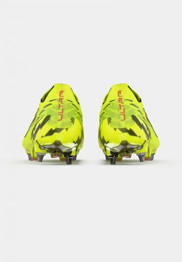 Футбольные бутсы