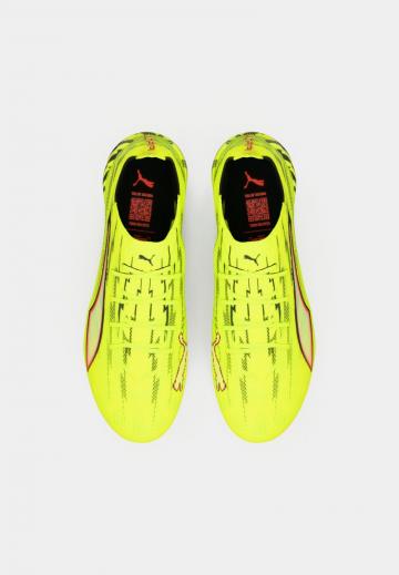 Футбольные бутсы