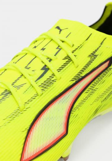 Футбольные бутсы