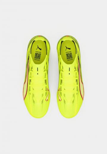 Футбольные бутсы