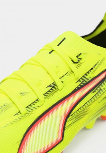 Футбольные бутсы