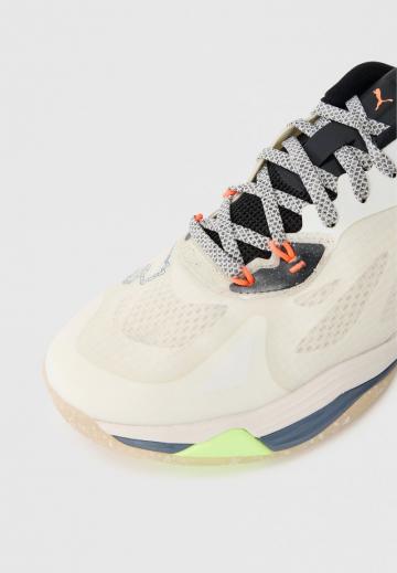 Кроссовки для зала