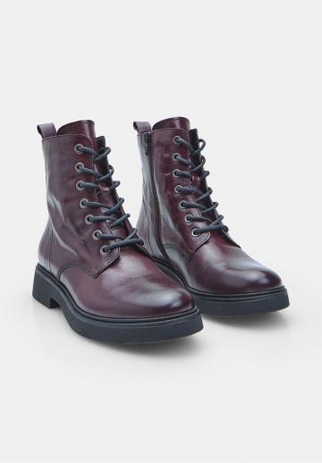 Ботинки на шнуровке