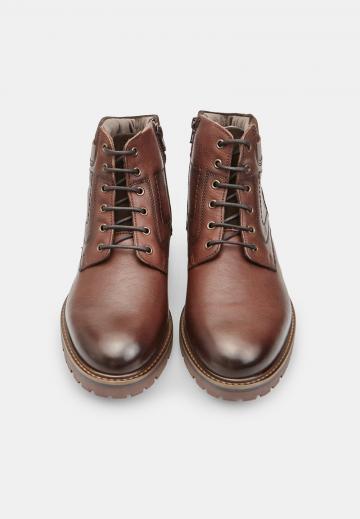 Ботинки на шнуровке