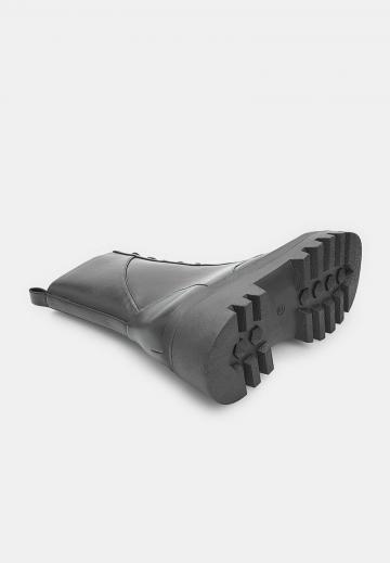 Ботинки на шнуровке