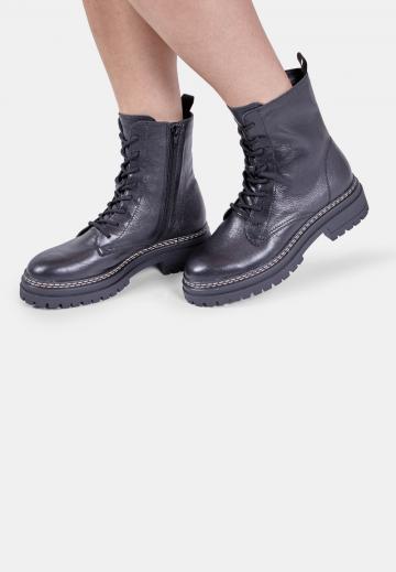 Ботинки на шнуровке